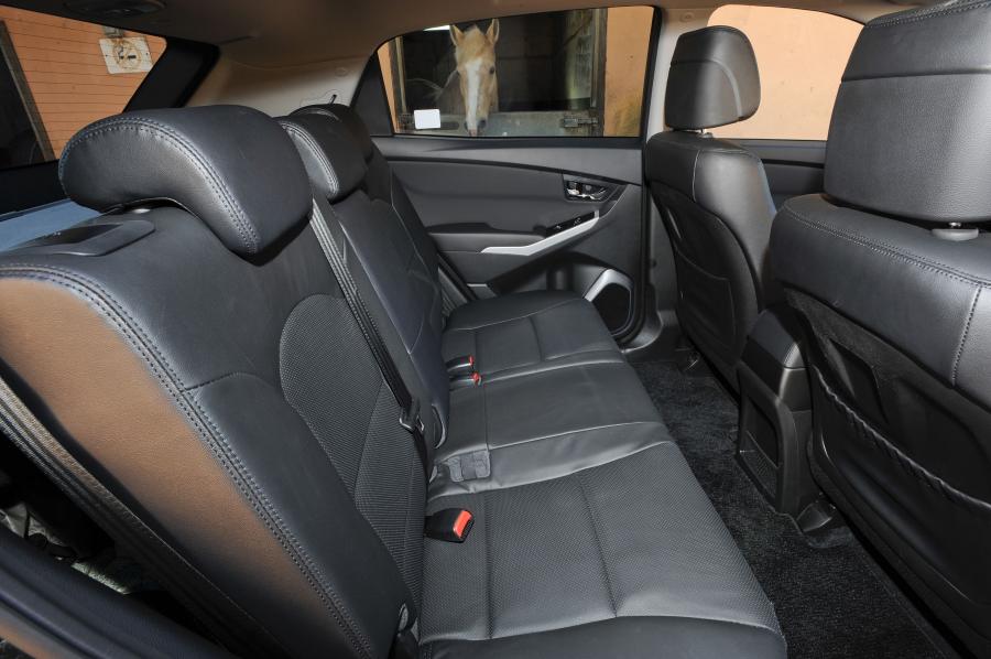 Интерьер SsangYong Korando ELX 4x4 2017 года  (UK) (фото 3 из 7)
